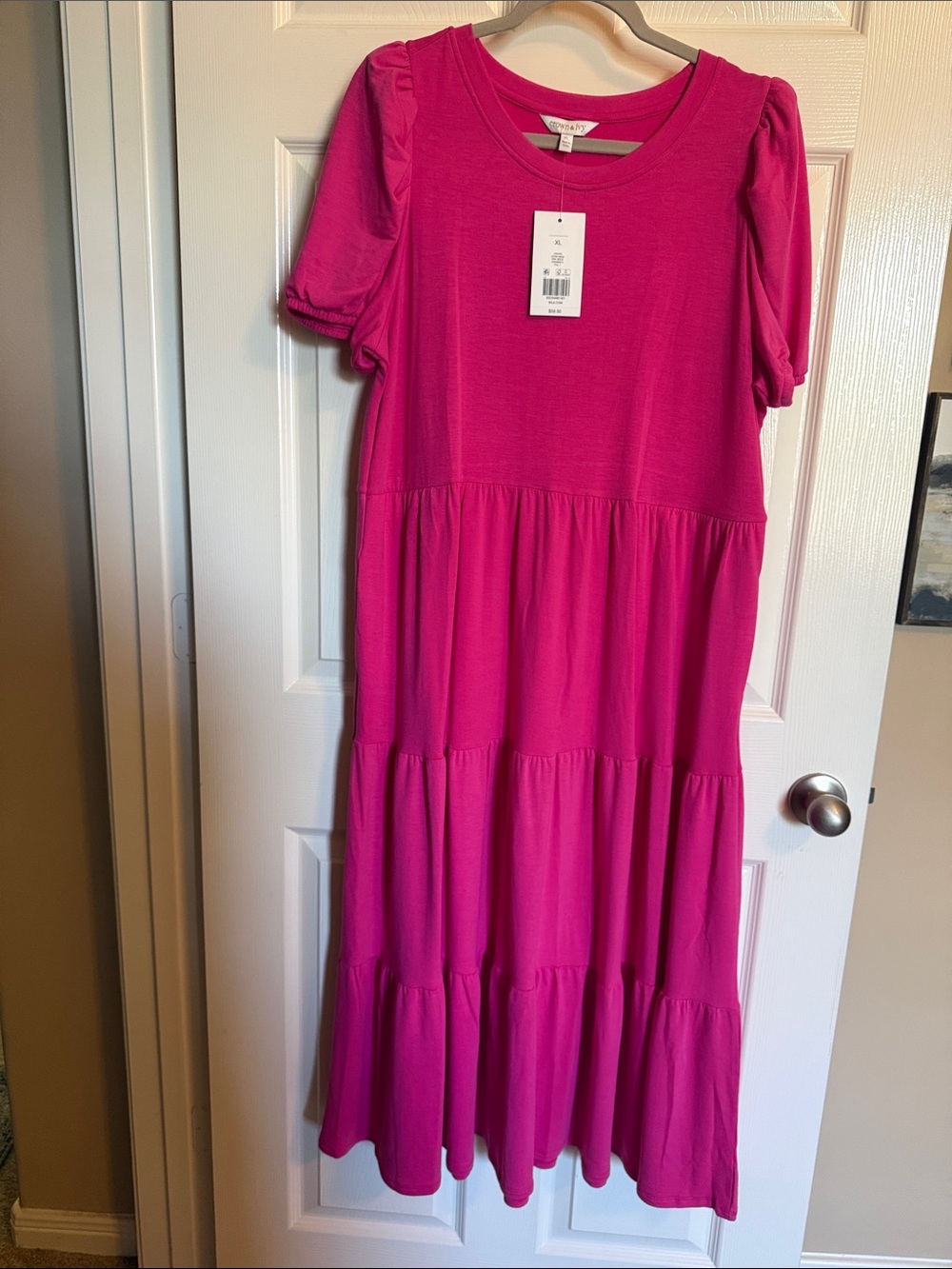 crown & ivy Hot Pink Tiered Puff-Sleeve Maxi Dress